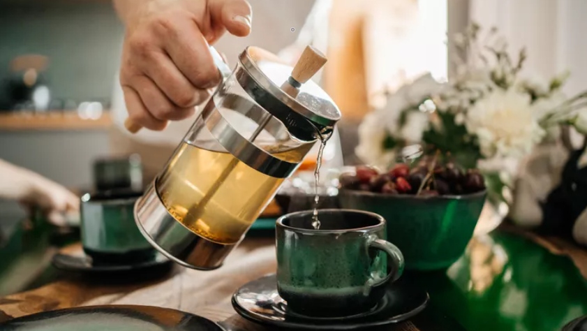 Uống trà có lợi hay có hại cho xương?